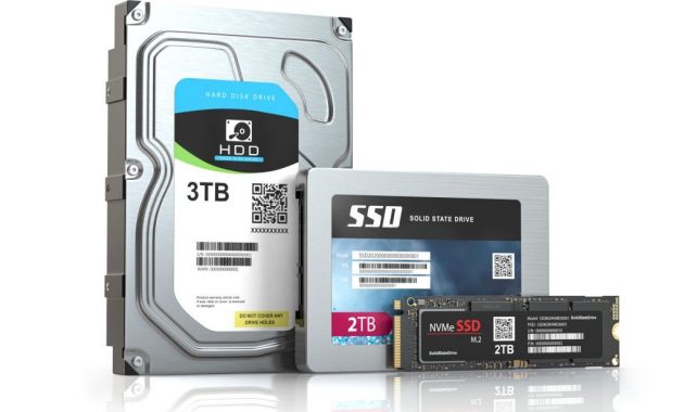 Hard drive (HDD) menggunakan teknologi elektromekanis untuk menyimpan informasi, sedangkan SSD menggunakan teknologi berbasis flash.